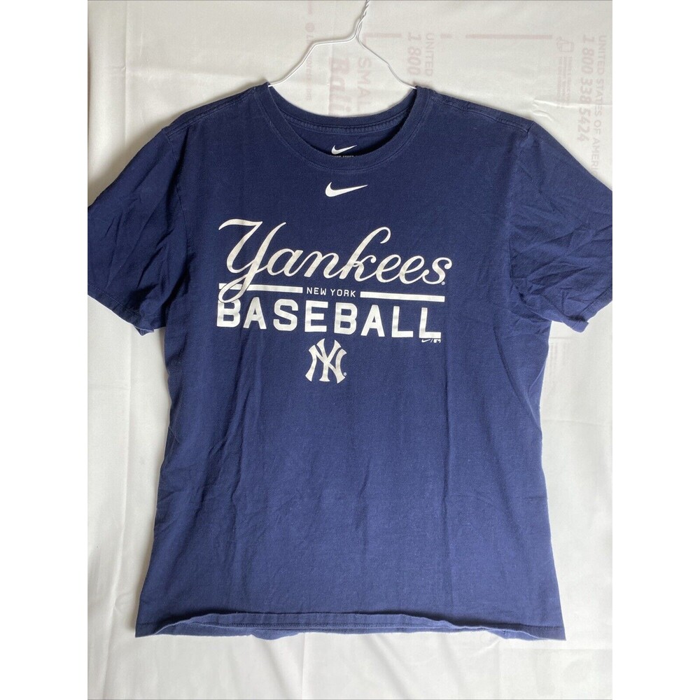 Nike New York Yankees Men's Size Large Short Sleeve Tshirt MLB Athletic Baseball